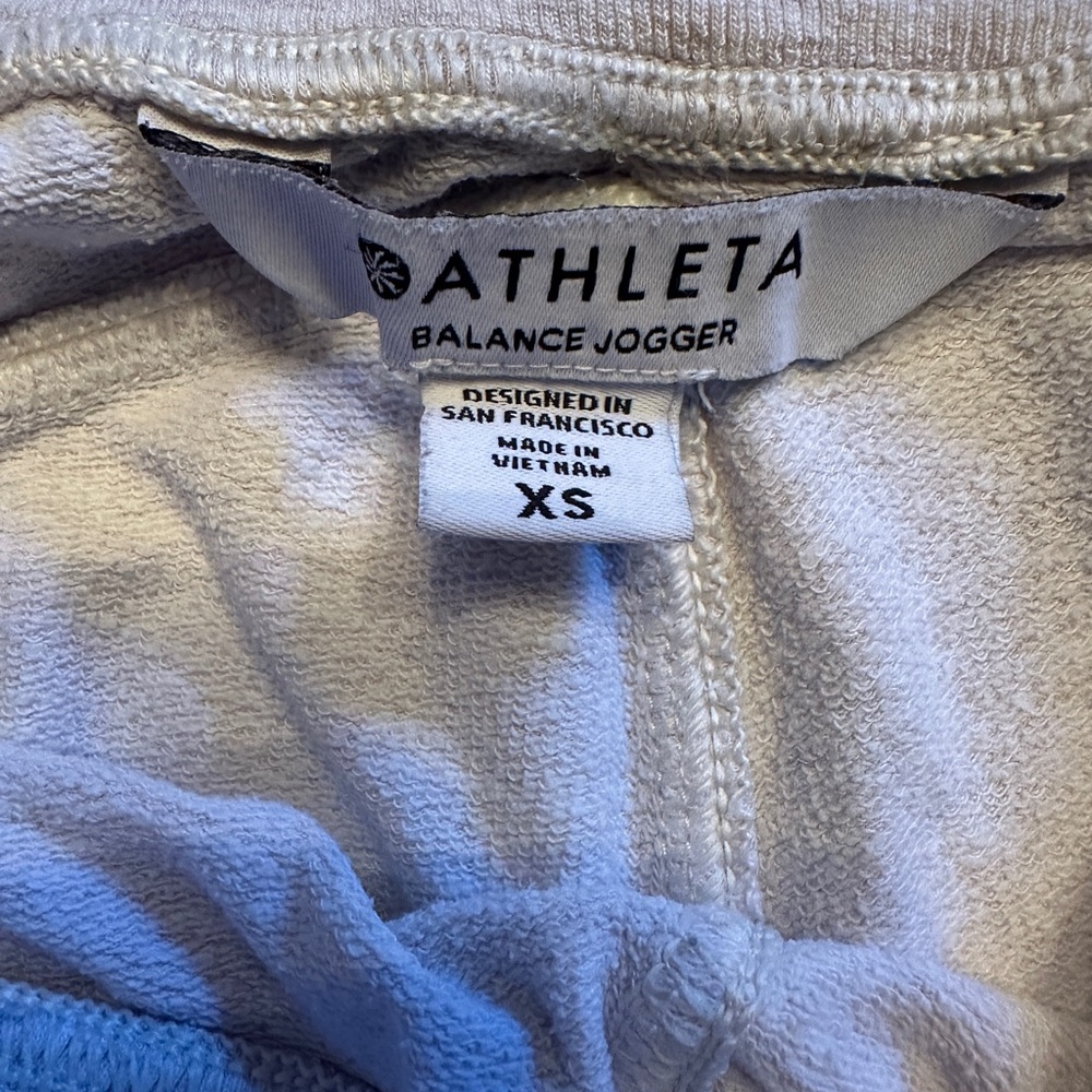 Athleta Balance Jogger in Soft Gray